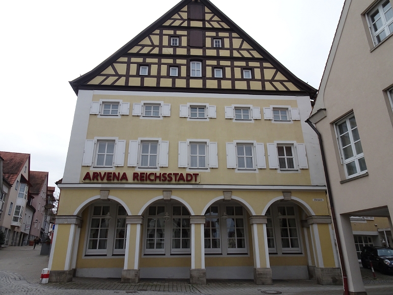 DSC03521.JPG - In Bad Windsheim gibt es sehr viele schöne Fachwerkhäuser zu sehen.Achja, es gibt hier auch das "Fränkische Freilandmuseum", welches wir aber im Sommer und bei "Schönwetter" besuchen wollen!